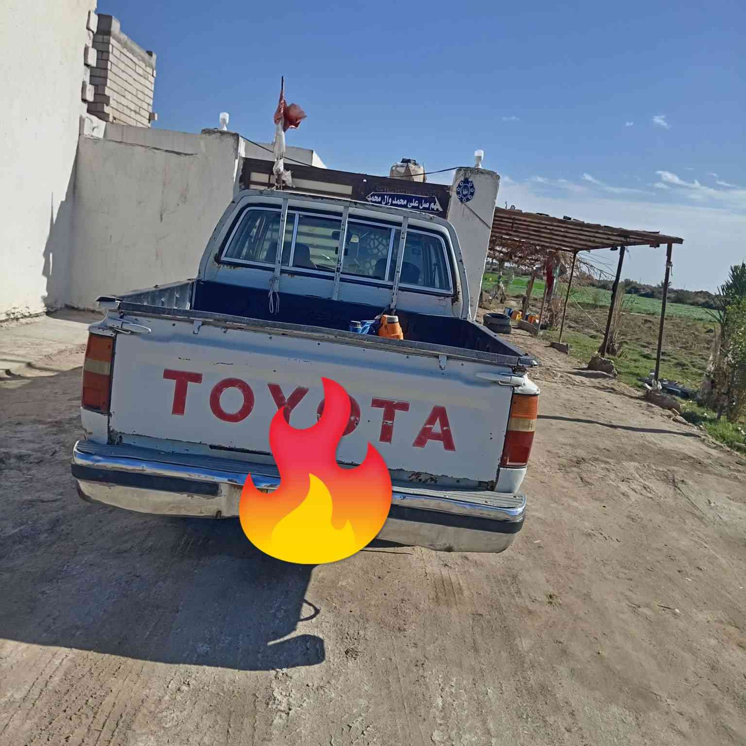 السلام عليكم  تيوته البيع موديل 93  رقم ذي قار محرك ونجي سته سلندر مشروع وطني السعر 40 وبيه مجال  الشراي يتصل  ***********
