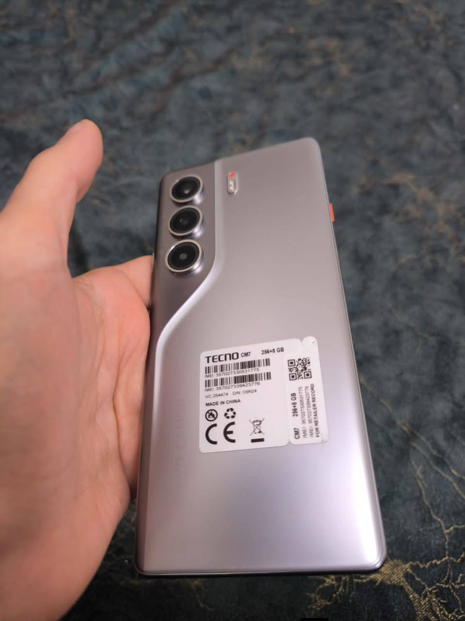 TECNO CAMON 40 Pro 5G
بيع او مروس 
    (تكنو كمون 40 برو فايف جي) 

رام 8+8=16 
AMOLED منحنية بحجم 6.78 إنج
دقة FHD+ (2436×1080)
معدل تحديث 144Hz
ألوان ممتازة وسلاسة عالية جدًا
⚡ المعالج
MediaTek Dimensity 7300 Ultimate
معالج قوي بدقة تصنيع 4nm
ممتاز للألعاب والاستخدام اليومي والتطبيقات الثقيلة
🧠 الذاكرة
ببجي فريم 
📸 كامره فولل 👍🏻
تصوير فيديو حتى 4K
🔋 البطارية 5200mAh 
شحن سريع 45W

كامل ملحقاته حته الضمان موجود 

السعر 300 

تواصل خاص 

موقع موصل


**إذا كنت صاحب هذا الإعلان وتريد حذفه لأي سبب، رجاءا أرسل رسالة إلى الدعم الفني**