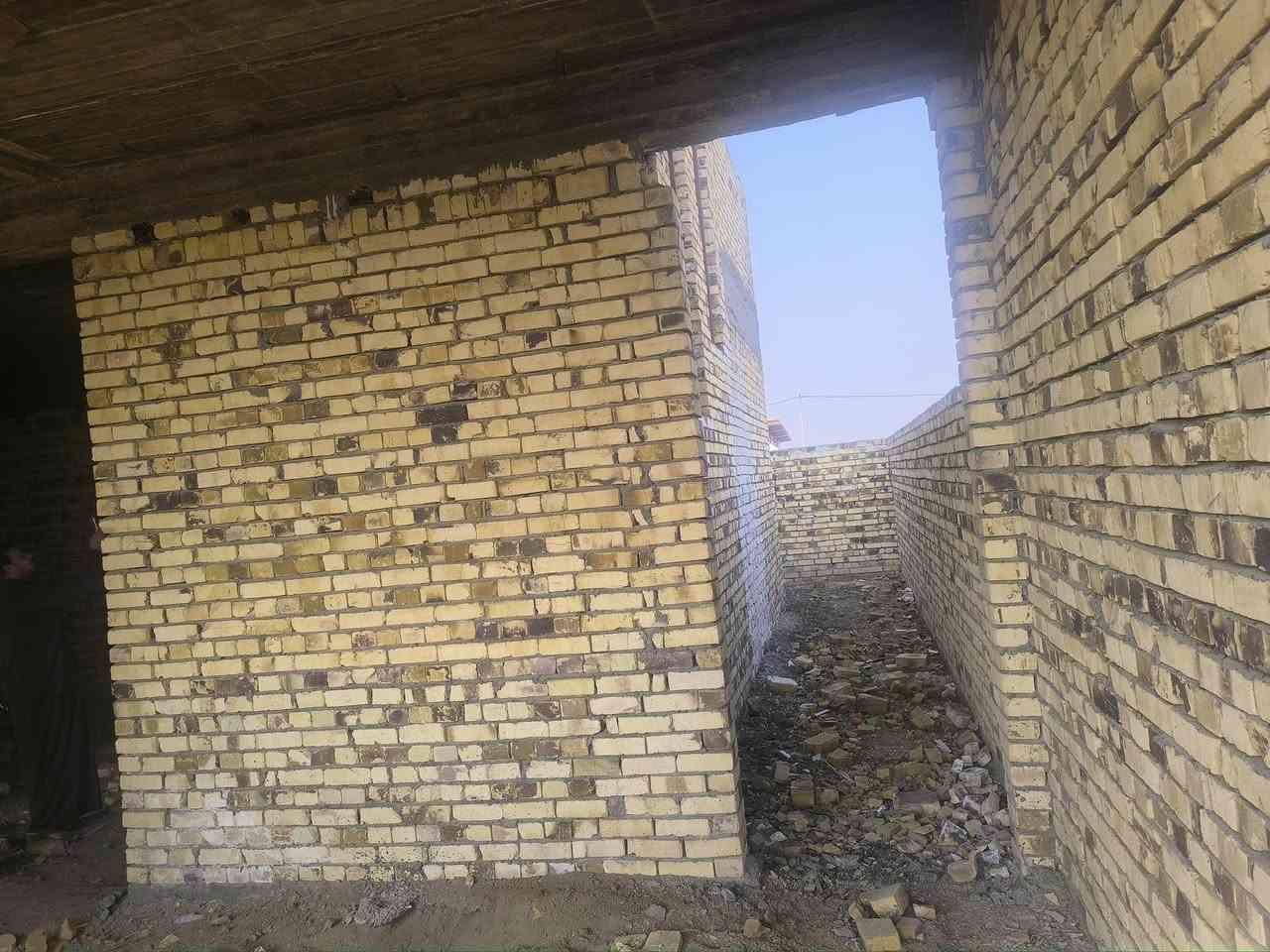 السلام عليكم
هيكل مسقف كامل المساحة 200 م في منطقة البو نافع مقابل المجمع السكني الخاص بشركة الاتحاد (معمل السكر ) للتفاصيل اكثر اتصال ***********
