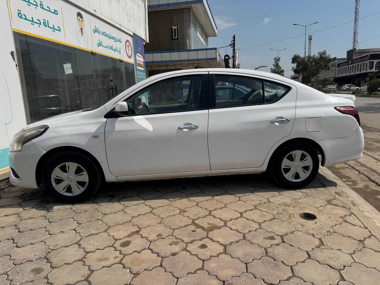 نيسان لاكشميباي موديل ٢٠١٦ يةك بارچةو نيو دوسةي سبوغة قةپوقوپو ساردة كوت بة شةرت نية  نرخي ٨٨ وةرةقةو معامةلةكي كةم شوين هةولير  ژمارة تيلفون *********** أربيل, العراق
