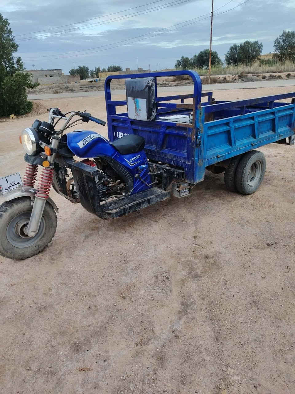 سلام عليكم ستوت 23كفاله عامه اكسن كهربايات محرك 200سيسي شاصي دبلات تايرات بدي چبير  حموله طن گلاب تنسف جگات عدد 2هودرليك لوكير شغال تغريز حمل مكان بسماوة رقم تليفون ***********
