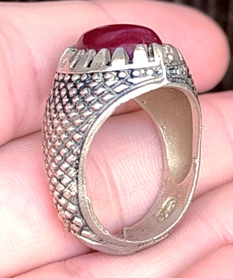 ب30 ألف مناسب جدا خاتم عقيق يماني أحمر ياقوتي من النوادر صياغه ثقيله العنوان بغداد ومتوفر خدمة توصيل لكافة محافظات العراق


**إذا كنت صاحب هذا الإعلان وتريد حذفه لأي سبب، رجاءا أرسل رسالة إلى الدعم الفني**