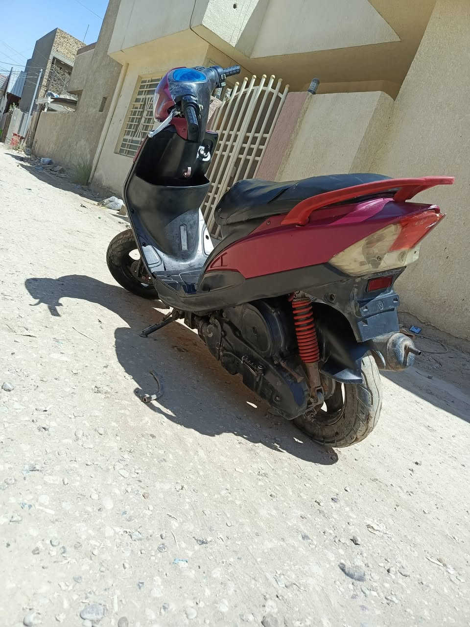 السلام عليكم ماكس عدله ياباني للبيع شغاله سلف هندر كله كامله مكمله كله شغاله من الكول للول مكينه كهربائيات مكينه ناعمه مينسمع صوته وشرط شلعه ومعدل لادخان ولاتنقيص ولا نضوح تايرات جدد بريكات ماعايزه برغي 
السعر 450 وبيه مجال مكاني حله نادر الاولى 
الرقم ***********
