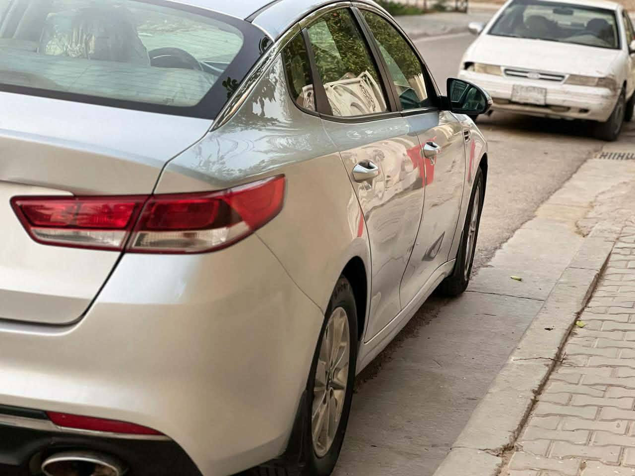 السلام عليكم اوبتما خليجي موديل2017 رقم انكليزي هزه جديده سنويه لل30 تحويل ثاني يوم محرك 2400دوش تبريد ثلج تبريد قطعتين محرك كير مكفولات ثلاث مودات قياده دبل كزوز شفتات تحكمات مري شفط كروز مثبت سرعه السياره مصبوغه حزام بدون دواخل بيه سونار جديد السعر 130وبيها مجال للشراي *********** بي واتساب الشراي يتصل ويشلع عيوني
