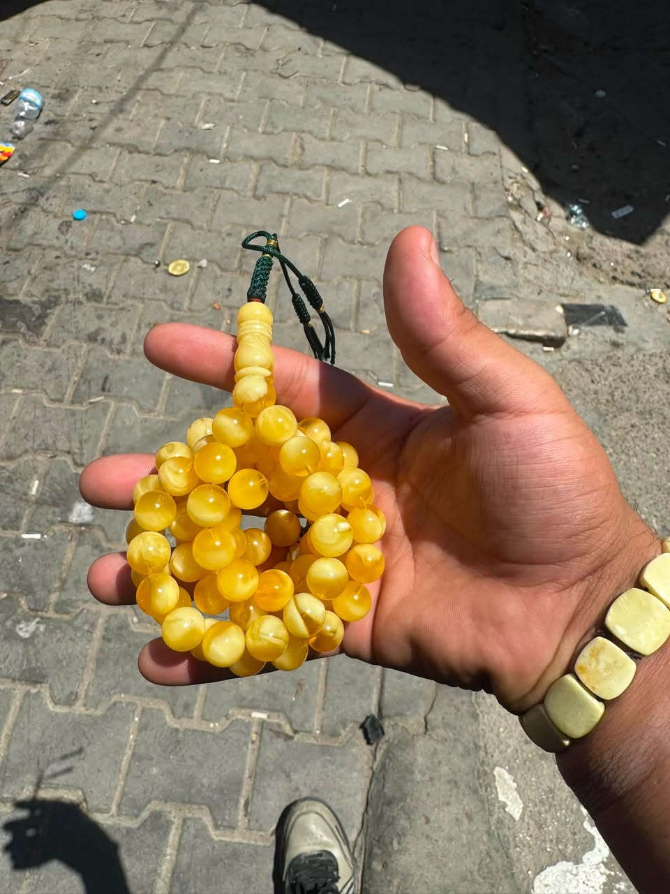 يا الله 
السلام عليكم ،كهرب حر ملطخ ،الوزن 62.5غ ،75حبة،قياس  الحبة10mm
المهتم يتفضل خاص او واتساب
***********

