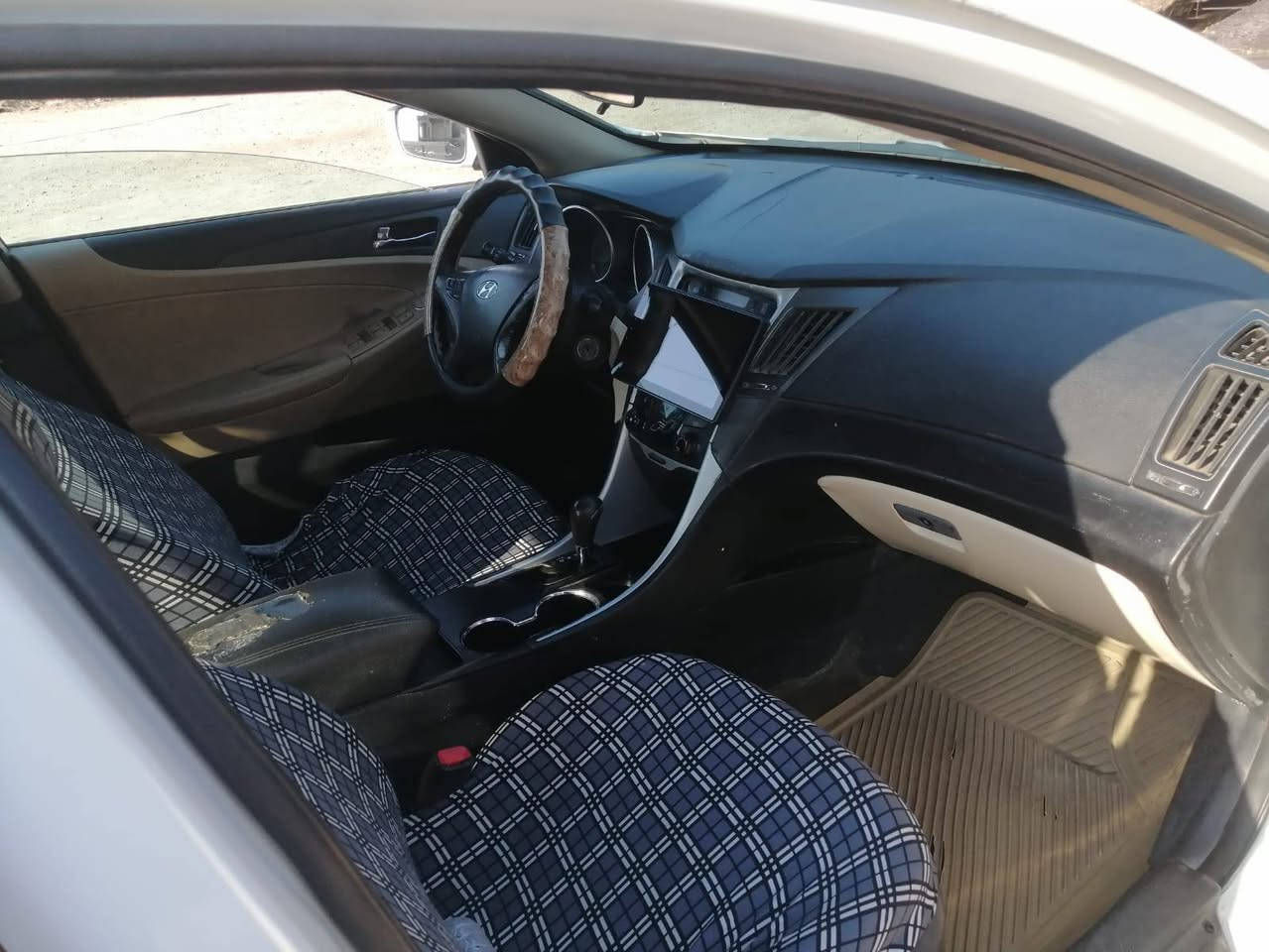 السلام عليكم سياره سوناته 11خليجي رقم سليمانيه نكليزي جديد  سنويه ورقم الى 2030  سياره بيها صبغ حزام كصة بل چاملغ الخلفي جهة قبق البانزين 82 بيه مجال رقم تلفون *********** مكلف بلنشر
