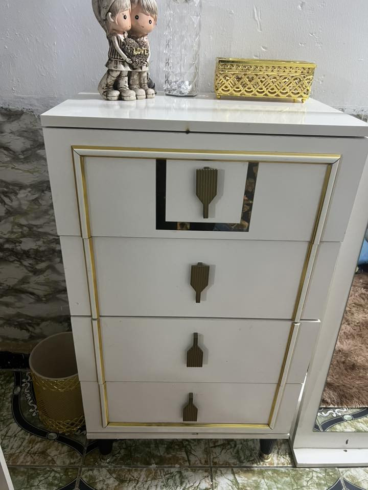 غرفه تركيه نضيف جدا 11 قطعه لبيع
***********
