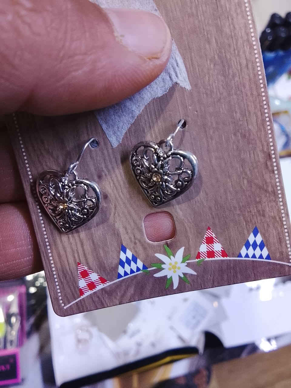 يا الله توفرت مجموعة من الإكسسوارات النسائيه مختلفه الأحجام والأشكال الاسعار مكتوبه اسفل كل صوره ⬇️⬇️


**إذا كنت صاحب هذا الإعلان وتريد حذفه لأي سبب، رجاءا أرسل رسالة إلى الدعم الفني**