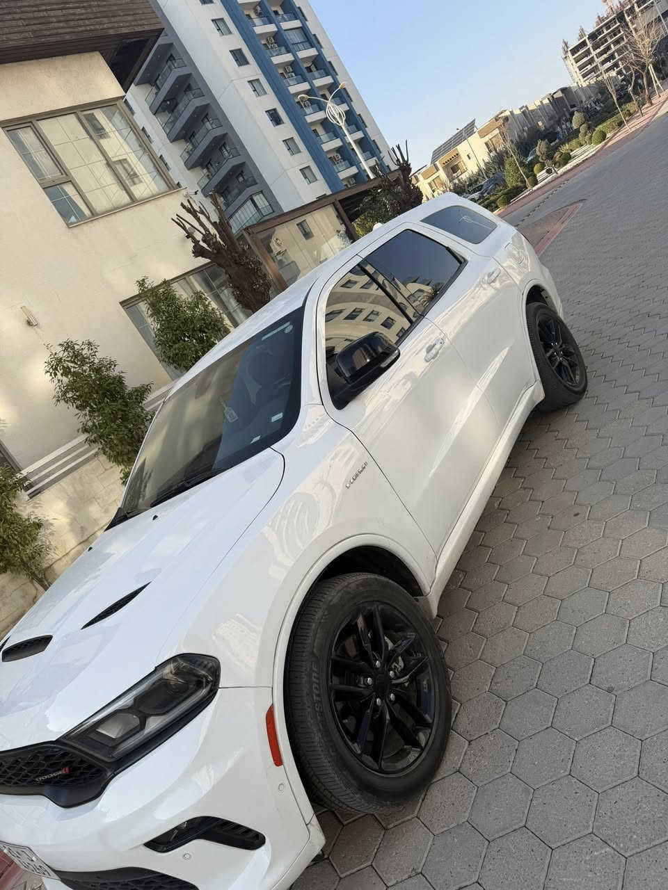 Dodge Durango R/T 2022
ماشية:٥٥ الف كم

الضرر: قطعتين صبخ والايرباكات سليمة

حجم المكينة/8 سلندر 5.7 Hemi

موصفات /

امريكي ، كشنات كهربائي تدفئة و تبريد و ميموري

شاشة ، حساسات امامي و خلفي ، ٧ راكب، رادار، لايت زينون و ليد ، نظام ابل كاربلاي،.

المكان/ السليمانية 
التواصل /***********
