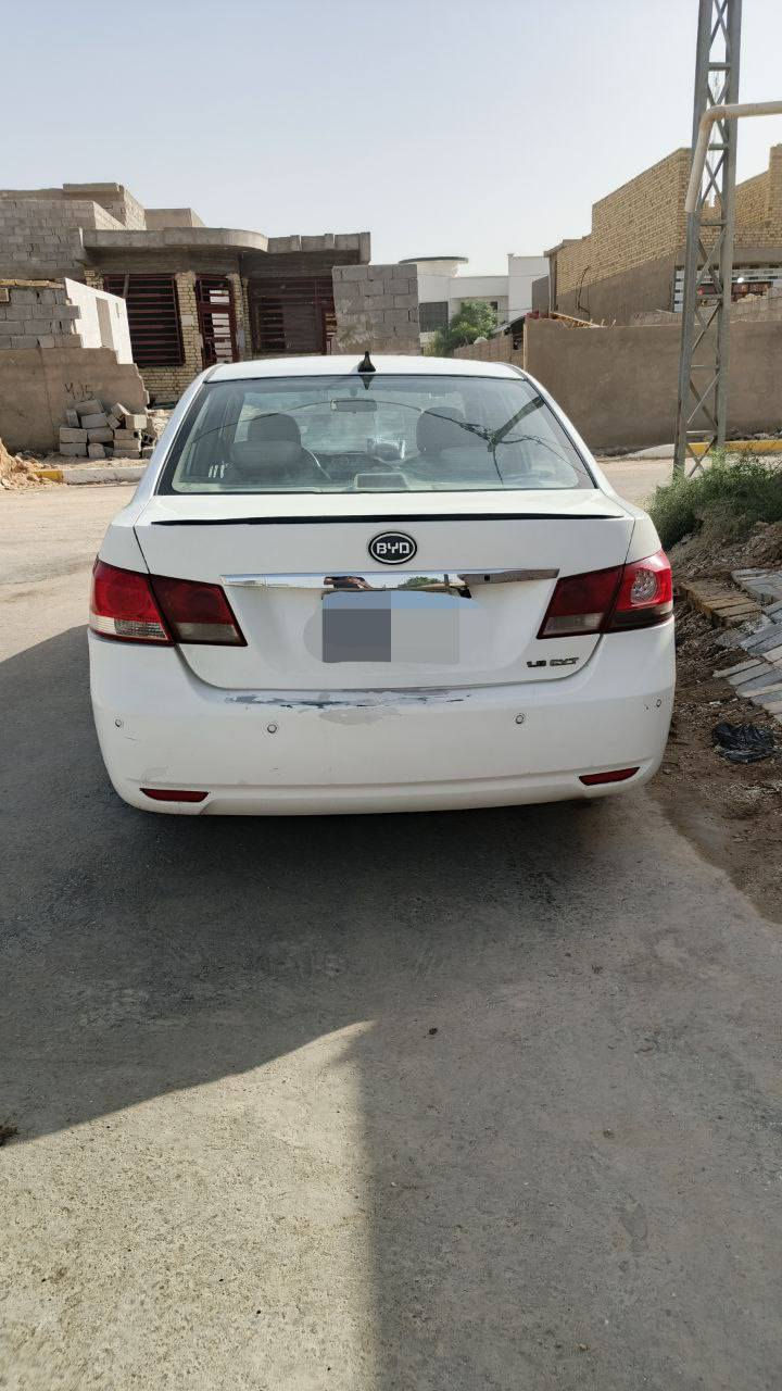 السلام عليكم سيارة للبيع نوعها بي وأي دي  G3موديل ١٣ لونها أبيض رقم كربلاء فتحه بالسقف شاشه بصمه محركها ١٦٠٠ أصلي السعر ٤٧وبيها مجال مكاني كربلاء طويريج رقم الموبايل ***********
