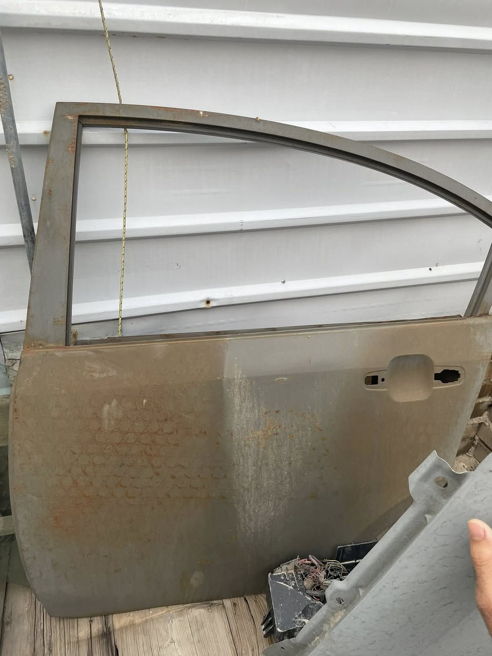 السلام عليكم باب وجاملغ شيري A5بعدهن مامشدودات وقاعده فيوزات الغراض كلش نضاف مكاني سبع ابكار ***********
