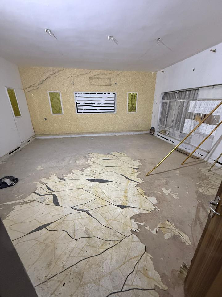 #للايجار في السيديه
🌐بيت مساحه 300  متر طابق واحد 
💠غرفتين نوم 
💠صاله
💠مطبخ 
💠وخدمات عدد ٢
💵 بدل الايجار 800 الف

📍موقع مميز بشارع النخل

⚜️للاستفسار ولتواصل ↘️↘️
***********
