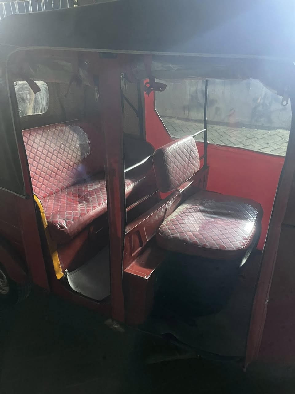 سلام عليكم تكتك موديل2020 تخم تاير جديد مع الاويالة مكان  بغداد بسمي تحويل ثاني يوم معمره حزام سعر 6800وبيه مجال رقم واسط رقم تليفون ***********
