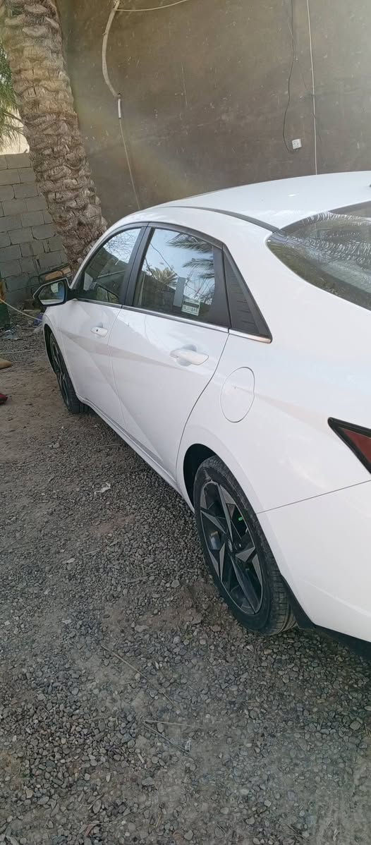 السلام عليكم النترا 22 خليجي  
كفاله عامه... 
 ماشيه((52)) 
 فول مواصفات 
فتحه بصمه 
شاشة كبيرة 
محرك 2000 دوش 
كيرAt 
كامرة دوارة
بصمة صندوك
ترحيب عند الاقتراب
دخول ذكي 
بصمة ابواب
تشغيل عن بعد
رادار امامي
رادار خلفي
تدفئة كشنات
تحديد مسار
قيادة ذاتية
توقف ذاتي 
كروس سرعة
وضعيات قيادة
صندوق ذكي
وبعد هواي مواصفات بيها 
رقم بغداد الدولي .... مكلف بل نشر 
***********
***********
