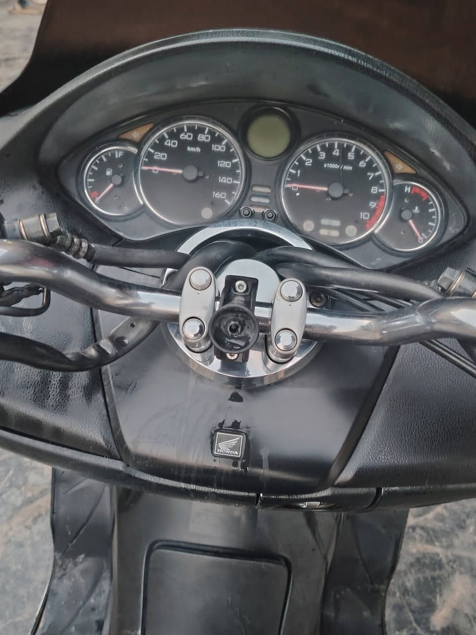 السلام وعليكم فورزه 08 للبيع عميه مكينه 250 خير من الله
كلجات وقايش جدد ويل جديد كفرات 80% دراجه مال جناي مكان ديالى شهربان هاتف 📞 ***********
