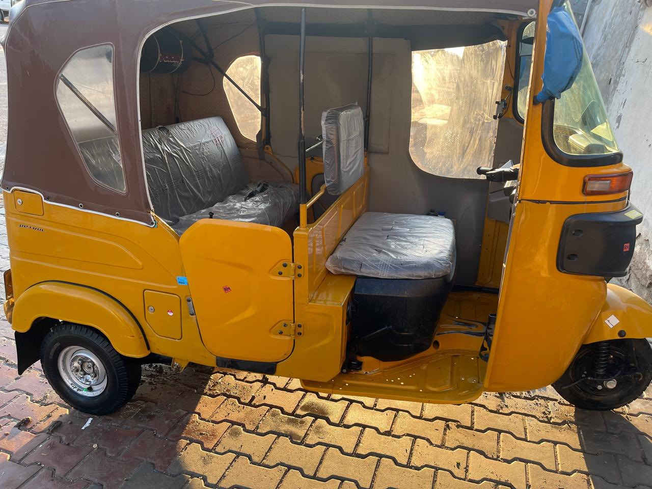 تكتك موديل ٢٠٢١ رقم وسنويه تحويل ثاني يوم التكتك مثل بصوره خير من الله ونضافه ٩٠٪؜ بس الدوس معمره المكينه لا تبخير ولا تنقيص سعرها قفل قفل ٧٨٠٠ 
متواجد واتساب 
***********
