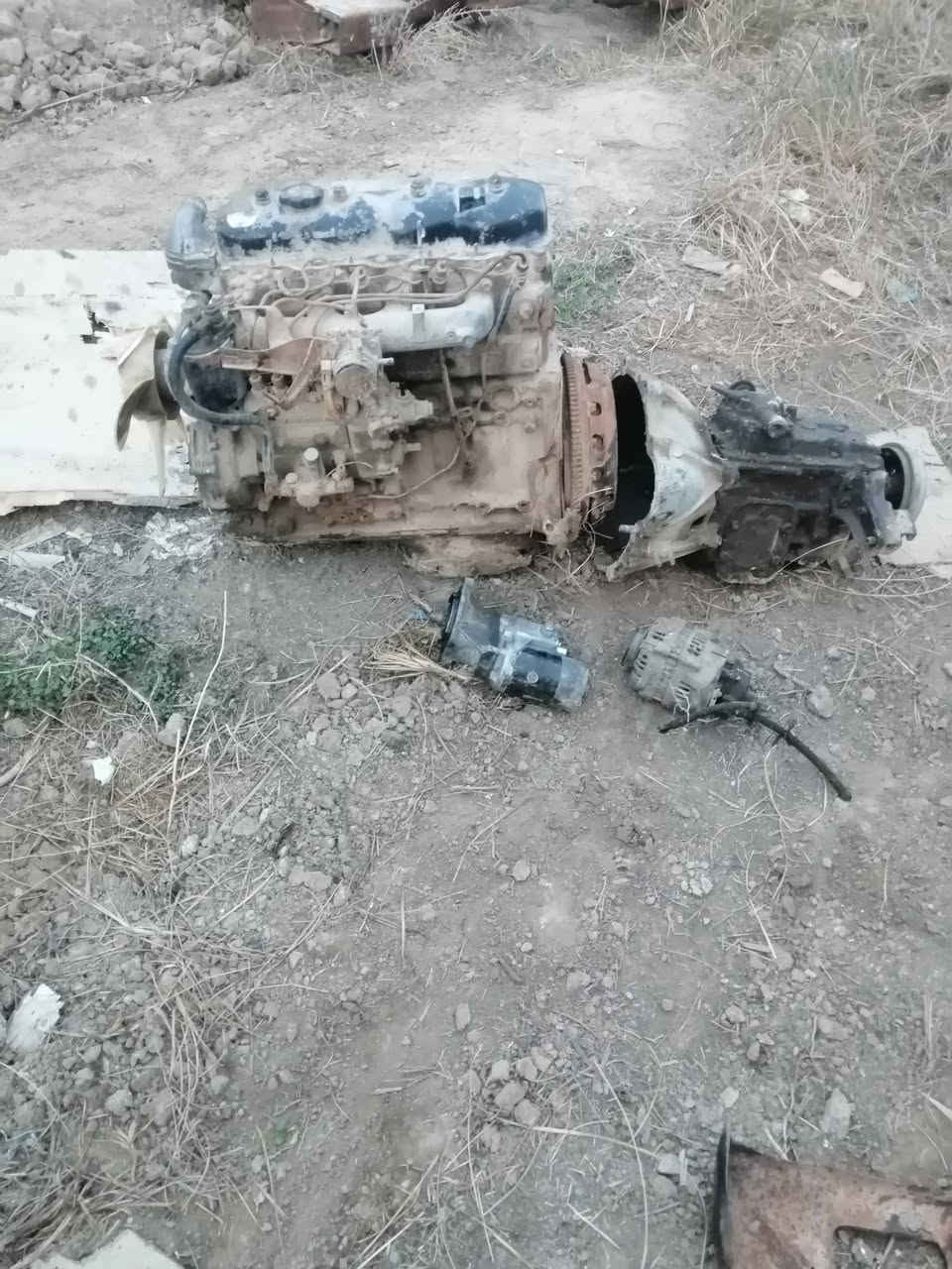 محرك دانيا البيع كامل متفرعات بس وكم ضعيف السعر ٥٠٠الف المكان رمادي ***********
