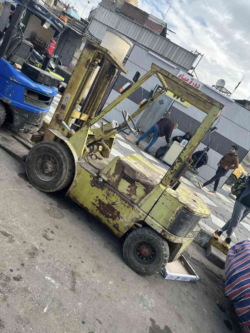 رافعه شوكيه جاهزه من كلشي مكينه جديده ع سحك الكير جديد بم مشي وتركم جدد بم رفع بلادي راديتر جديده وتخم كهرباء كله جديد 
بغداد ساحه الوثبه ***********
