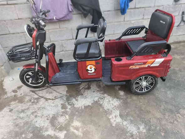 دراجه شحن نظافه فول نقصها بطاريات اثنين فول ونظيفه كلش درجه اولى للبيع السعر 750 وبيها مجال قليل مكان كربلاء قرب سيطره الابراهيميه ***********
