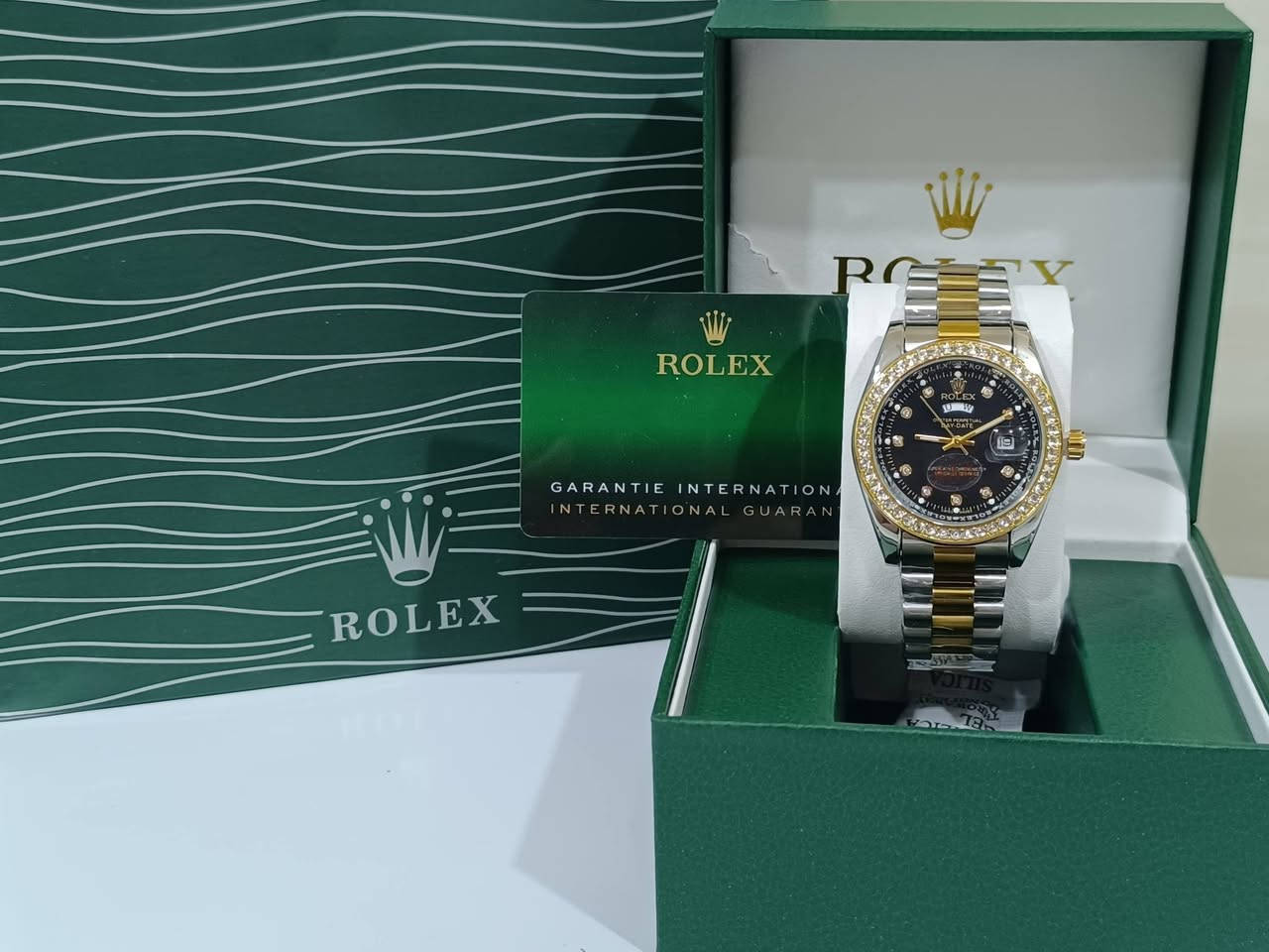 روليكس رجالي ♠♦♦ 
 كوالتي عالي جدا طلاء ثابت مختم 18K عداد شهري عداد يومي ضد الماء سويس ميد ♣♠♦♦


**إذا كنت صاحب هذا الإعلان وتريد حذفه لأي سبب، رجاءا أرسل رسالة إلى الدعم الفني**