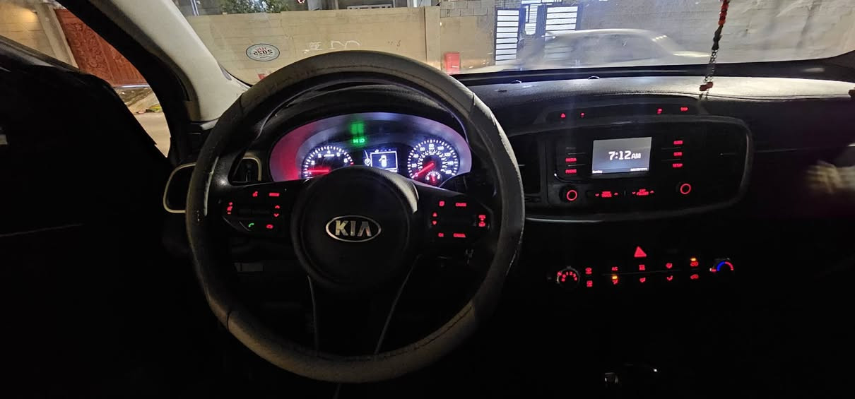 السلام عليكم سورنتو 2016 لون احمر محدث 2017
ما يحتاج احجي سياره جديده شخط ما مشخوطه صدر جديد محرك جديد كير شرط كصه جنطه ريحه الشركه بعدها بيها عارضها 75 وبيها مجال قليل .. مكان السياره واسط 
*********** اتصل وتدلل
