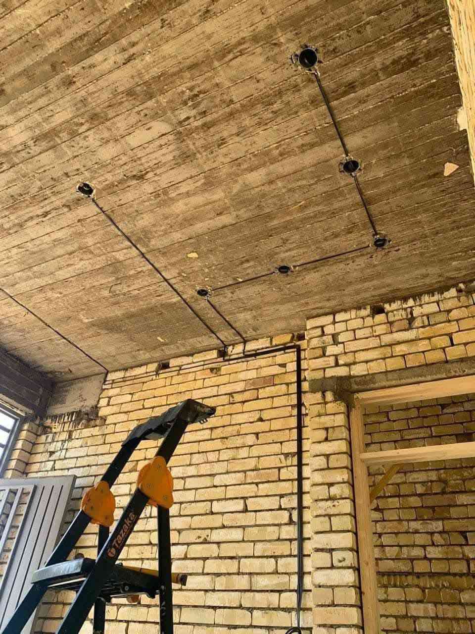 كهربائي متفرغ شغل حلو ومرتب
***********

