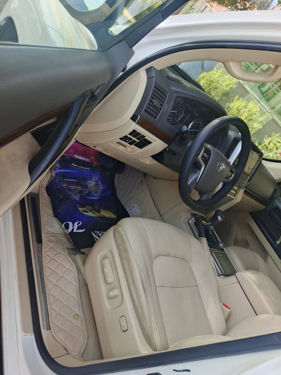 السلام عليكم
لاندكروز 2017 اصل ( ابريم ) رقم بغداد مشروع وطني ابسمي.

السياره مكفوله من الضربه والصبغ والتبديل والفتح وشرط حتى الدعاميات ابدون لاصبغ ولا تبديل شرط السونار

فقط pdr شي بصيط جدا تقريبا اربع اصابع بالجاملغ الامامي  ومينشاف الا بالسونار

مواصفات الابريم معروفه .

. بصمه تشغيل + بصمه ابواب

. فتحه سقف

. دفدي بالقماره

. طفايه 

. كشنات جلد + كهرباء 

. كشنات ثلاث حركات

. زراك لايت 

. دبل ماوس

. ايرباكات عدد 8

. حساسات امامي + خلفي 

. اشاير بالمري 

. 6 سلندر محرك  4000

. نظام ترحيب 

وباقي المواصفات البريم المعروفه

سعرهه...   490 يعني 49 الف وبيهه مجال بصيط

مكانهه بغداد.
***********
