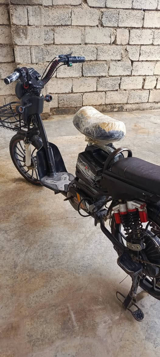 موطور شحن للبيع 
ادفع سعر واني اراسلك  
شقال كلشي مابي عايزو تاير ورة بس


**إذا كنت صاحب هذا الإعلان وتريد حذفه لأي سبب، رجاءا أرسل رسالة إلى الدعم الفني**