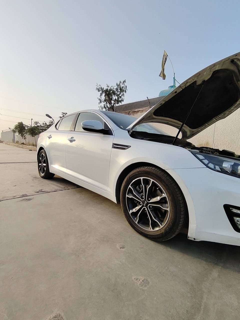 السلام عليكم

فقط الي يدور جديد ومكفول الشركة الدولية 
اوبتما موديل 2013 خليجي كفاله عامه عده مكانين بارد ع كد شبر
ابيض رقم بغداد الجديد بأسمي شرط التحويل السياره ع ايد صديقي من الشركه اني ثاني مالك اله  قبل كم يوم شاد عبوه فيت بم ب٢٣٠ الف وبلكات ٦٠ يعني السياره مهتمين بيه ماشيه ١٣٠ كم حقيقي موصفاته كدامك بالصور 

السعر ١٤٥ وبيه مجال حك جيتك مكاني مدينه الصدر

رقم الهاتف ***********
