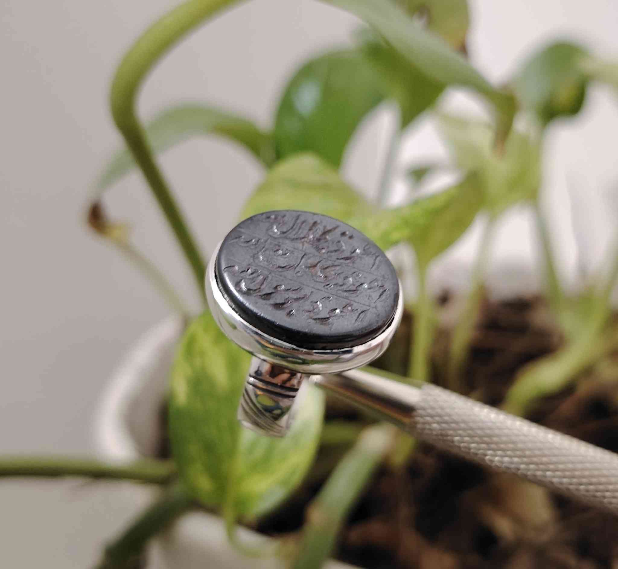 خاتم من الحديد الصيني الاصلي
نقش عليه الجلالات السبعه من وجه الحجر وظهره ودائره
نقش يدوي ٢٧ رجب الاصب
يوجد توصيل إلى جميع المحافظات
التواصل ع الخاص او ع الواتساب ***********
