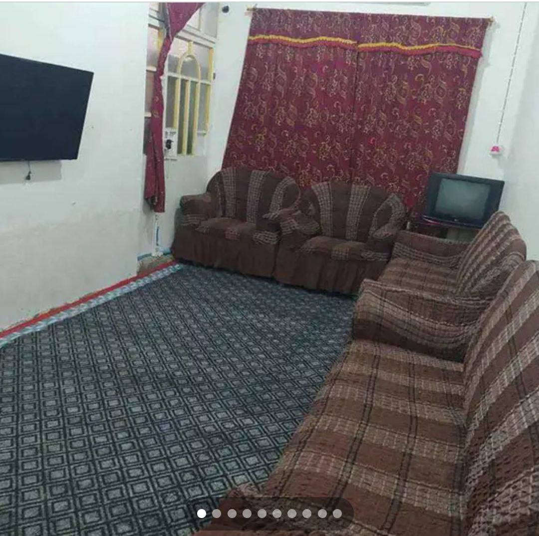 بيت للايجار 60 متر . غرفه وصاله ومطبخ وتخاريج ومدخل . بي تانكي وسخان وخط مولده 
سعر الايجار 150 قفل قفل بدون دلالية ولا اي شي اني صاحب البيت 
العنوان / زراعي حي ميسان . قرب النفق بأول فرع بشارع مخزن الموز 
*********** النجف, العراق
