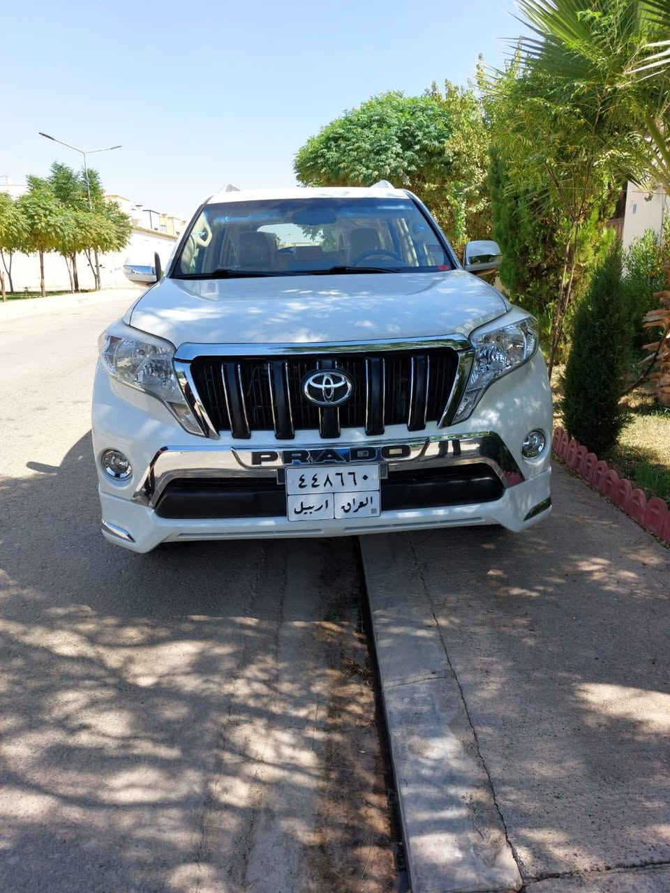 برادو موديل 15 شركة ساز صيانة دورية بدون ضرر بدون صبغ ماشي 133كم شاشة وكامرة وحساسات وتحكم ستيرن وثلاجة  ثلاث قطع تبريد مكينة وكير بشرط العنوان اربيل السعر 310 ورقة وبي مجال للتواصل ،*********** .

