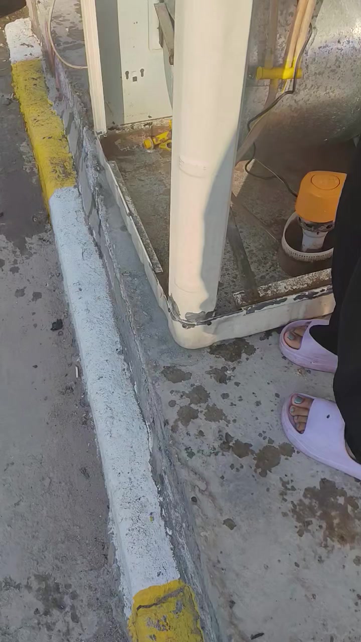 الونية اصلية مو تقليد  حجم كبير موسم واحد مشتغلة نظافهة فوك ٩٠ماطورة الصلي واتربام اصلي مكاني حي اور ام الكبر وتساب ***********
