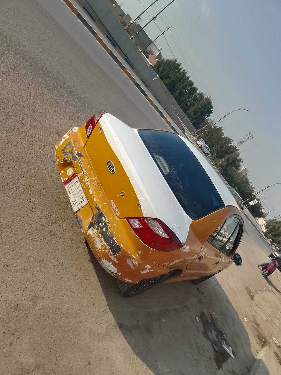 للبيع كيا ريو موديل 2003 رقم بغداد تحويل مباشر تبريد شغال سياره جاهزه من كير مكينه تخم تاير خير  من الله حداديه نص عمر مكان سياره حله المركز السعر 18 ورقه الاتصال ***********
