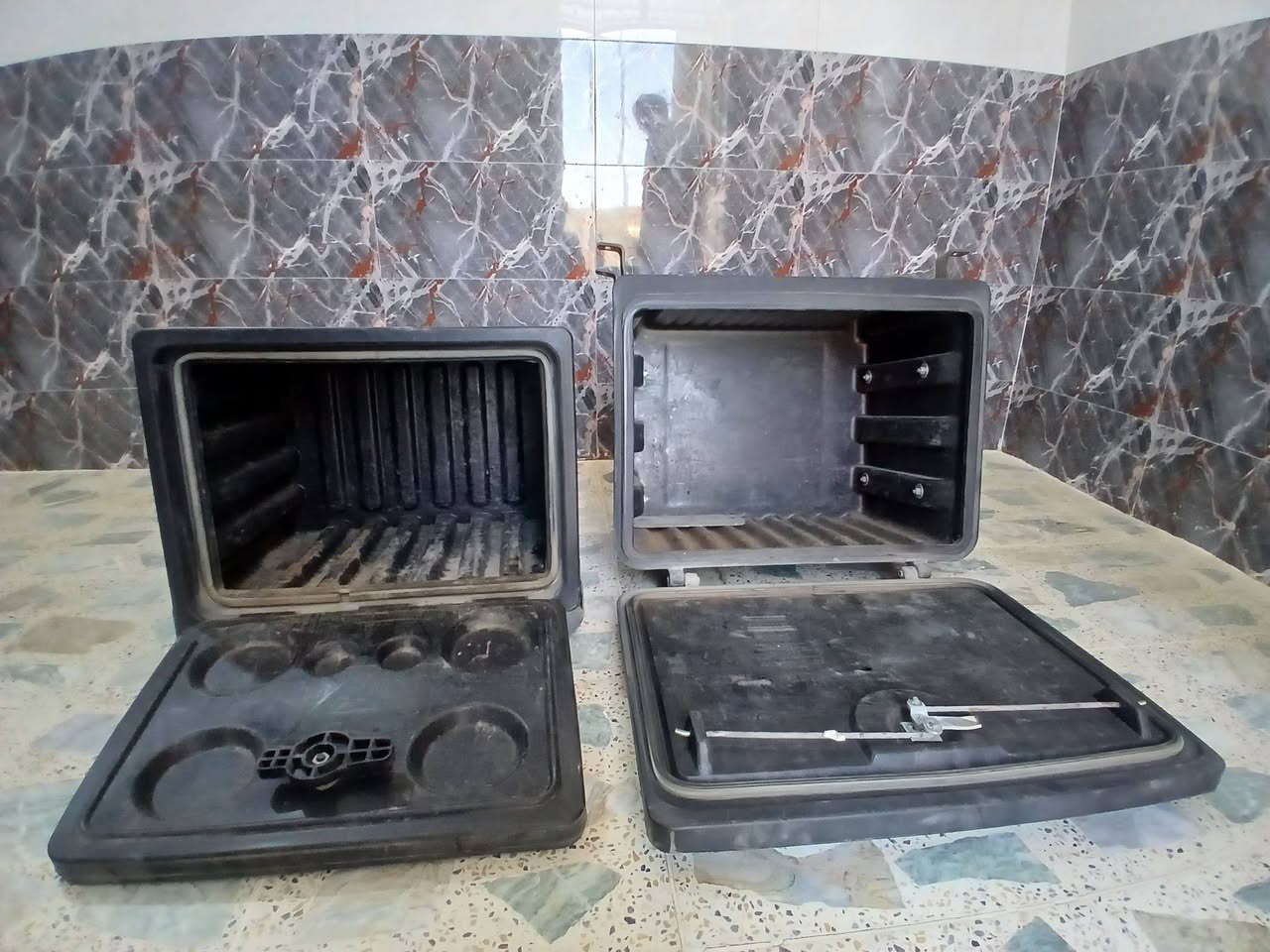سلام عليكم من رخصه ابو الكروب صناديك(2)  المكان بغداد
رقم الهاتف***********
