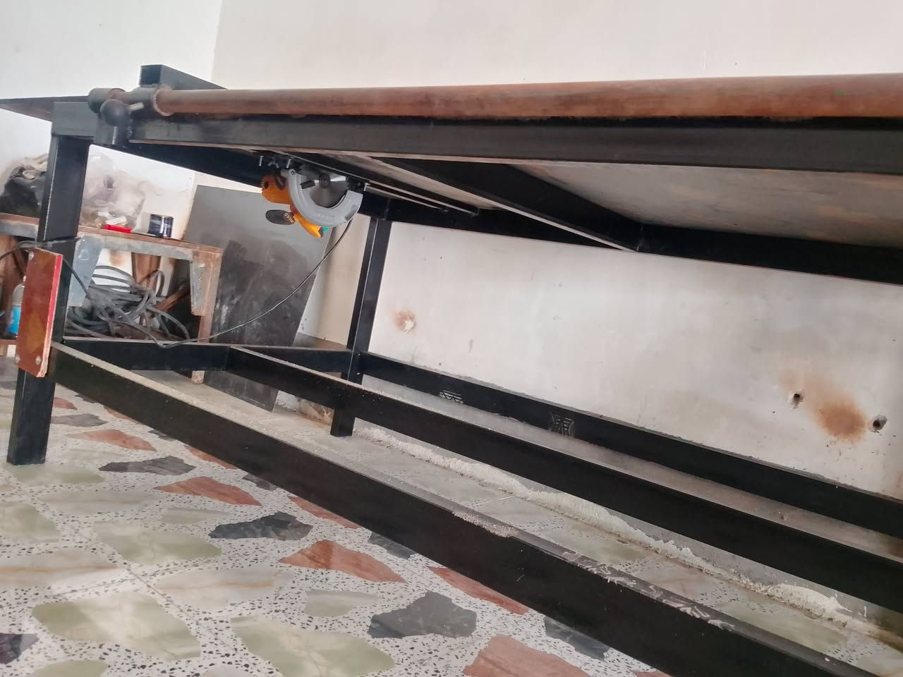 السلام عليكم منشار صينه فتحه كاشو مالته 2 متر شغل درجه اولى *********** وبسعر مناسب
