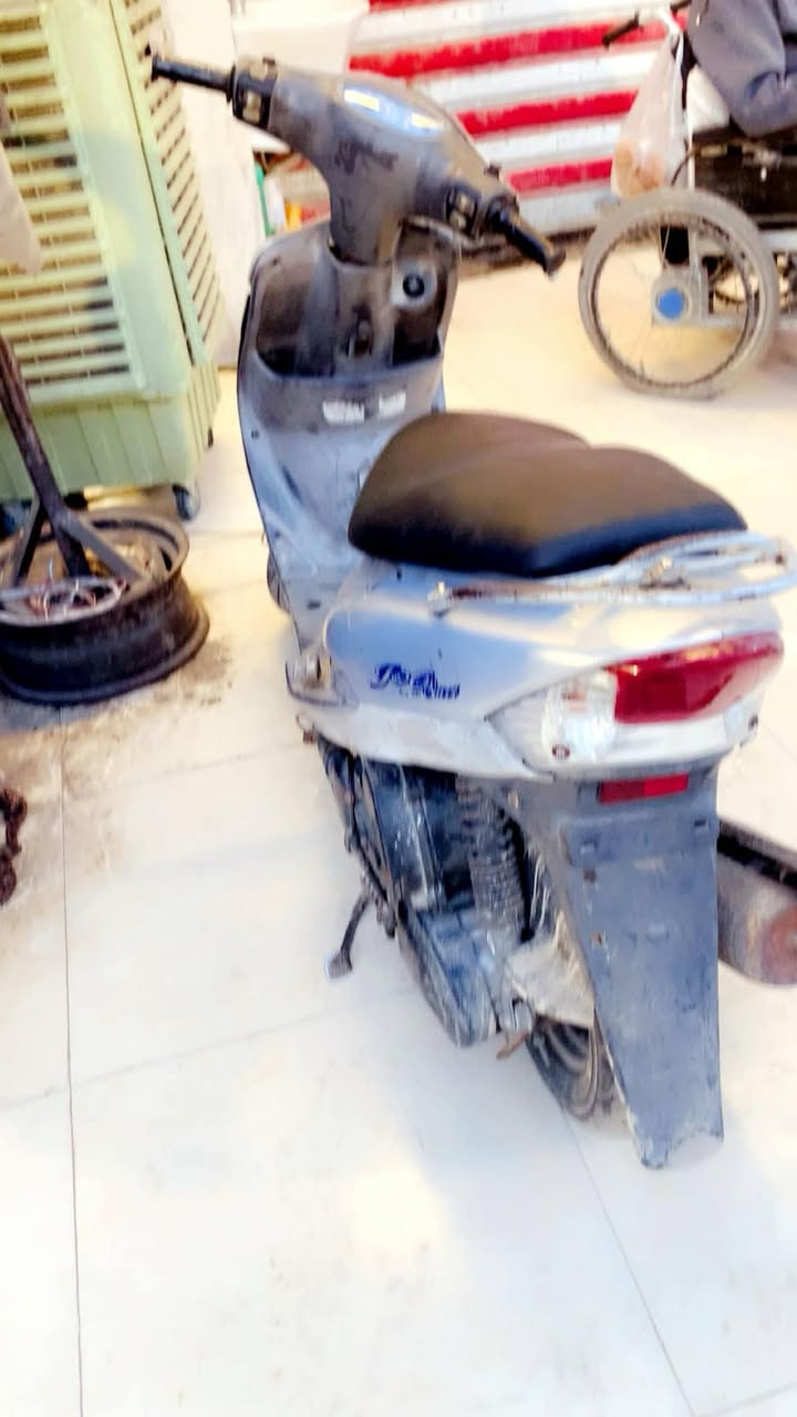 دراجه منغولي يرادلهه كتف اشاير   ولسلف باتري          300   بيهه مجال.           ***********
