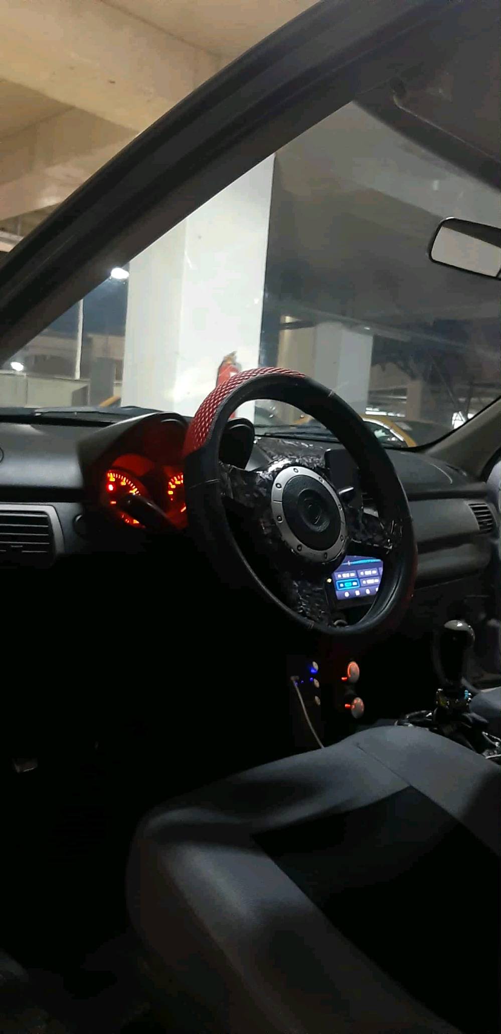 بروتون بيرسونا ٢٠١١...سياره مكفوله من الصبغ..لونها الاصلي قطره مبيها ..تدفئة تبريد ..
كهربائيات كلها شغاله...سياره نظيفه بمعنى الكلمه ...سنويه باسمي شرط التحويل ..كير عادي و محرك بدون فتح...عنواني كركوك