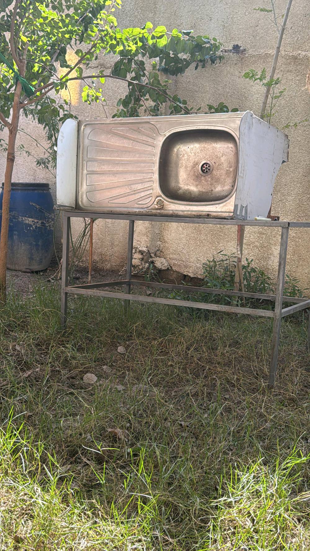 غراض مطعم لبيع مستعملةنضيفة وشغالة 