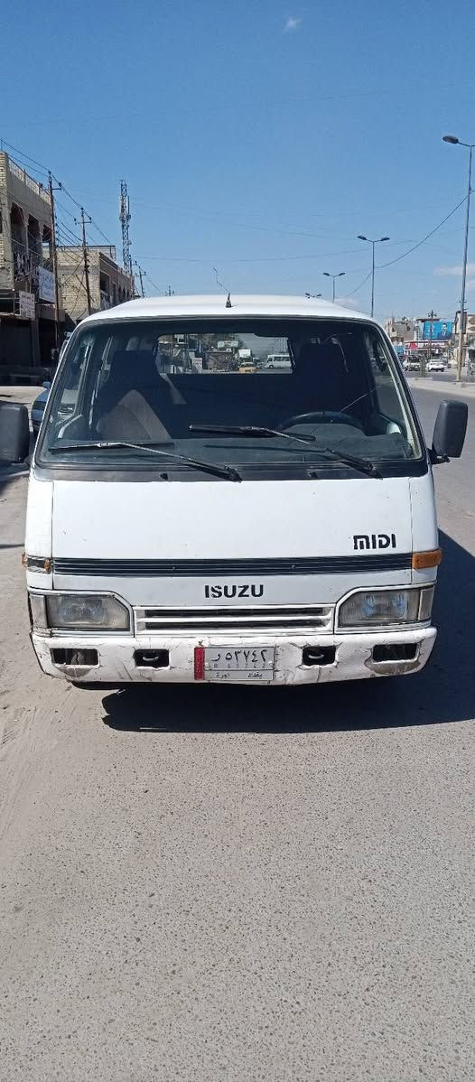 السلام عليكم ازوزه  مكينه وكير ونجي موديل 1994 تخم تاير رقم الماني سنويه 28 اكسل نظيف تريد تحويل تريد وكاله  السعر  32وبيها مجال مصفره هيئه  ومرور اخوان اني مكلف بالنشر للاستفسار 
***********
