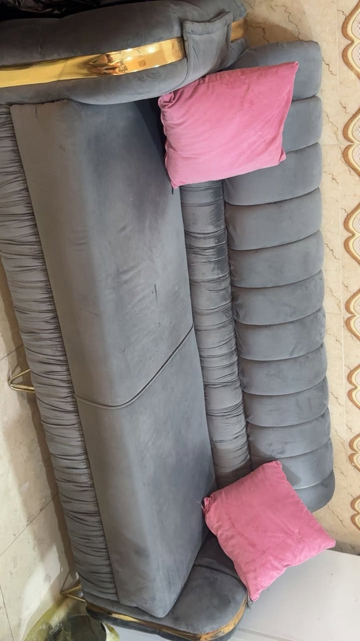 تخم قنفات للبيع نظيفات كلش سعرهن ٣٥٠ الف مكان بغداد حي العامل متواجد واتس اب ***********
