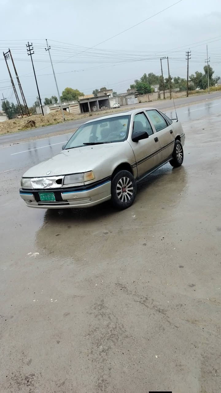 فكتره حجم 16سعر 20 ورقه قفل كابريته برازيلي  سياره مكلوبه ومبدل سقف طخم تايرات وباتري كله جديد رقم اخضر شرط تحويل***********)(***********)مكلف بنشر
