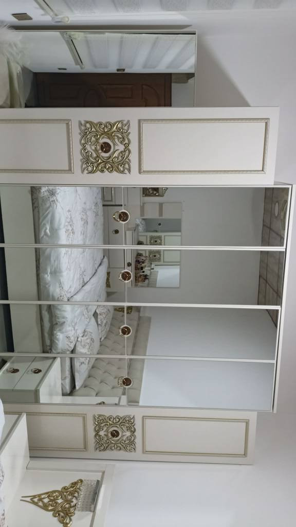 تاقمی نووستن ٩پارچە شتێکی زۆر تازەو جوانو بێعەیب ههمووپارچەکانی مەزبووتە بێشکاوی بێتەڕەشووع زۆرکەم بەکارهاتووە سعری💰 ٦٥٠ومعامەلەیە..
ژ.م*********** 📠 *********** السليمانية, العراق
