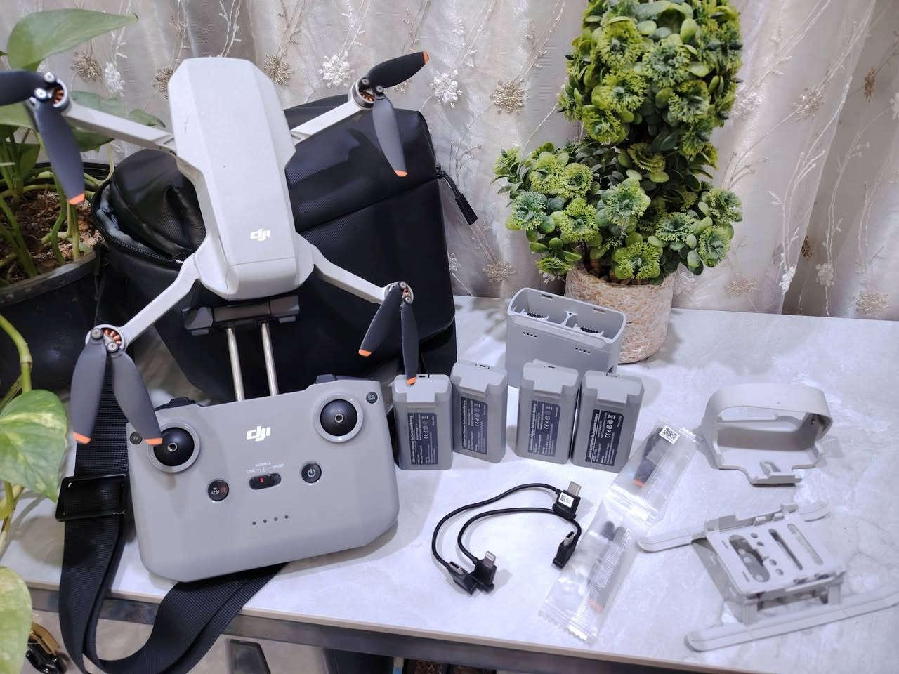 Dji mini 2 combo
#للبيع . الدرون نضيفة جدا و شرط الفحص
ملحقاتها كاملة و كما موضح بالصور
المكان النجف / الحيدرية
(توصيل ماعندي)  تجي اطيرها و تشوف تصويرها وتقتنع وتاخذها
السعر 500 الف  قفل
رقمي ***********
