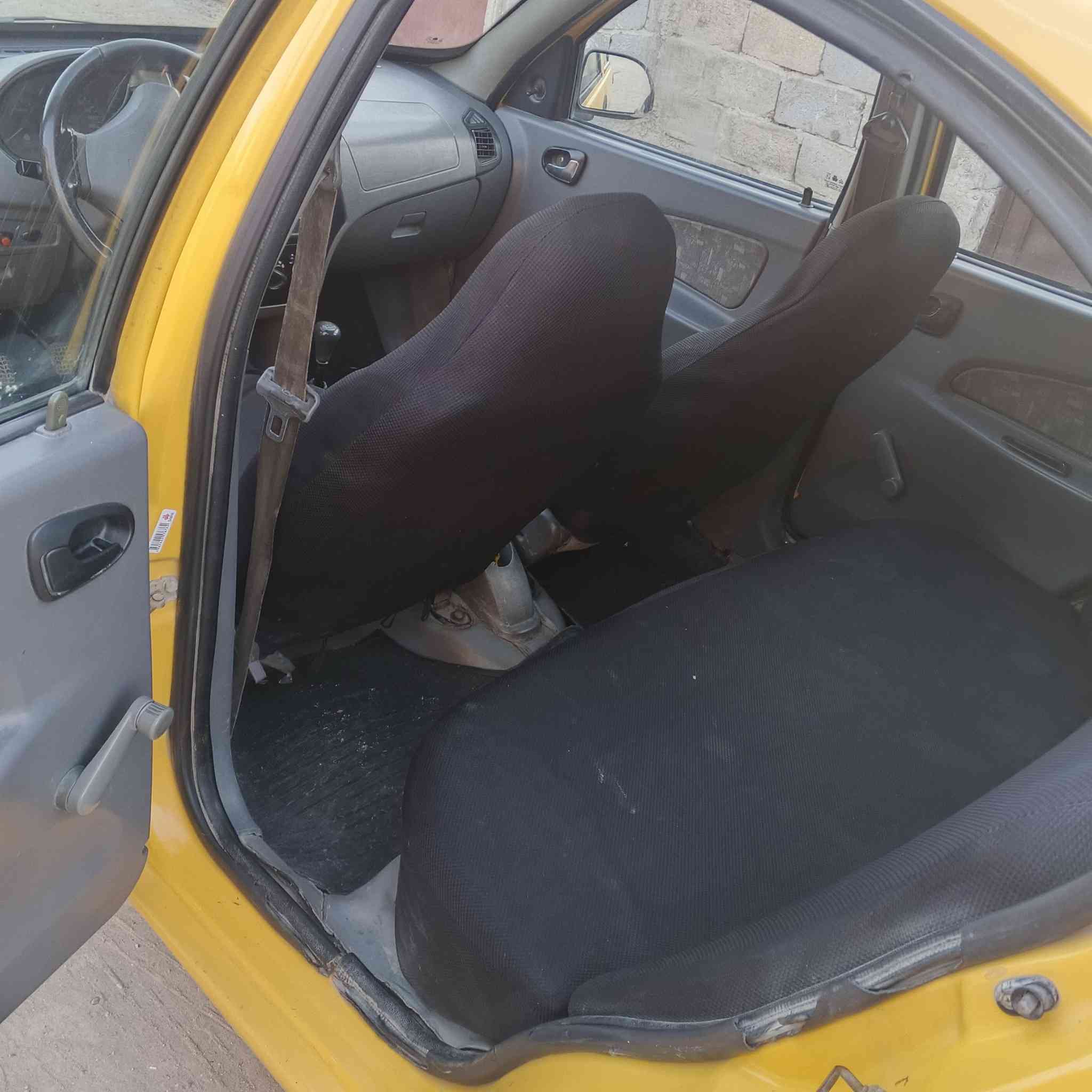 سلام عليكم سياره طيبه لبيع كير مكينه بيه بدايه تبريد ثلج ترايها يخبل بيه بنيد مصبوغ سعر 35وبيه مجال ***********
