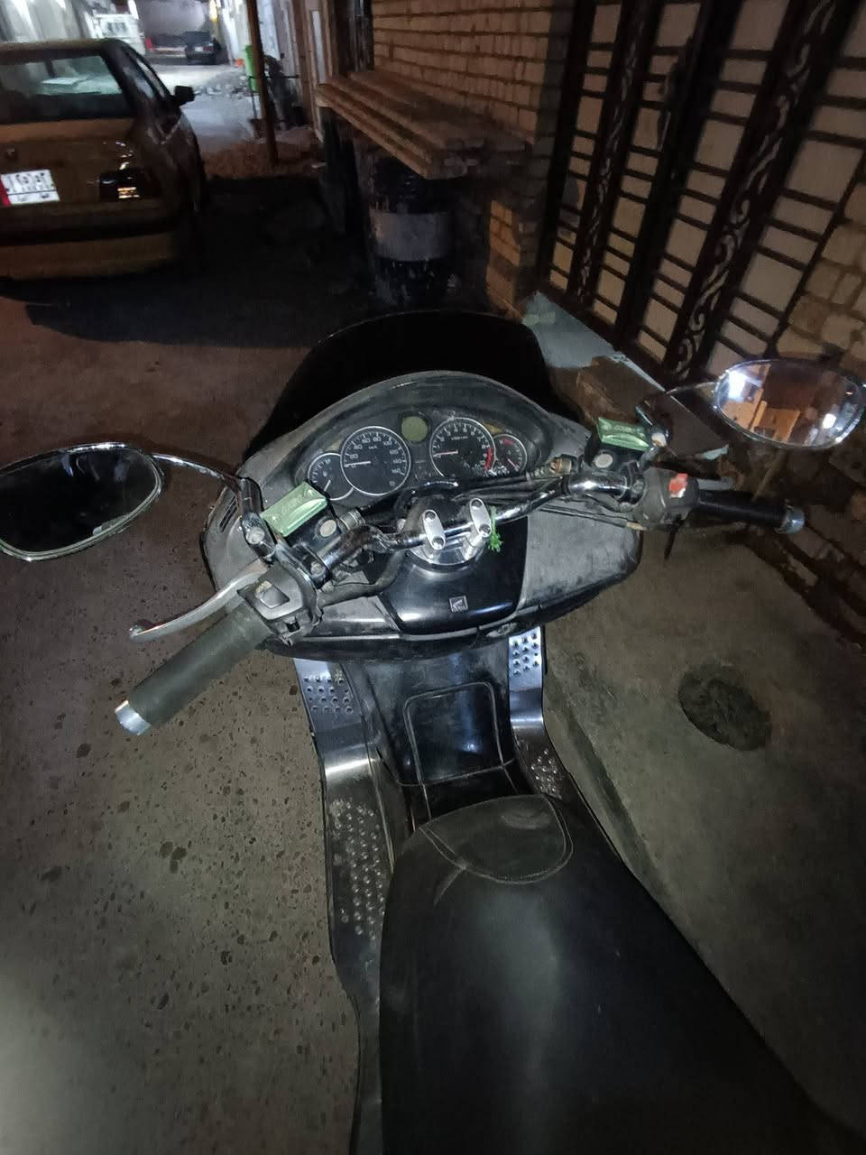 سلام عليكم 
فورزا  صفر 8 عميه بلاد مكينه مامفتوحه اكزوز رياضي شويه بيها خيط دخان اول تشغيله من تحمه يكطع نقصها تريشه صفحه اليمنه 
سعرها 650 بيها مجال .


**إذا كنت صاحب هذا الإعلان وتريد حذفه لأي سبب، رجاءا أرسل رسالة إلى الدعم الفني**