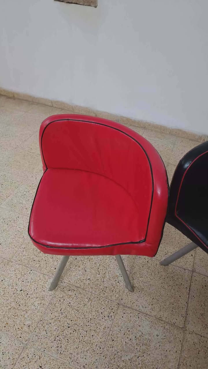 ميز طعام 4 كراسي نظيف السعر 75 شراي خاص


**إذا كنت صاحب هذا الإعلان وتريد حذفه لأي سبب، رجاءا أرسل رسالة إلى الدعم الفني**