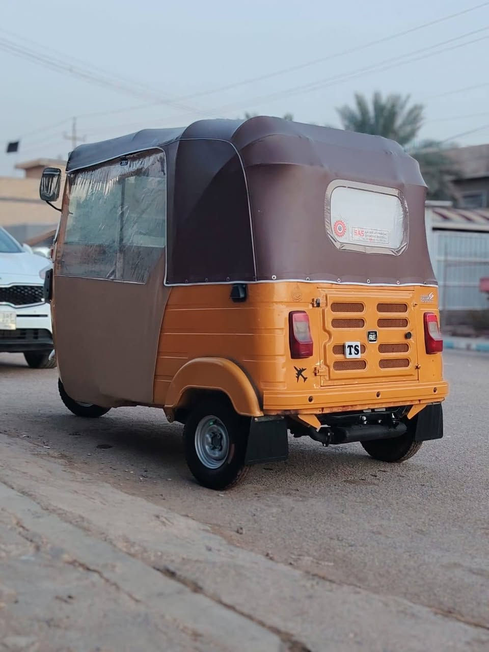 موديل ٢٠ رقم سنوية بسمي انكليزي 
محرك لاتنقيص ولابخار
كلجات واكسل كفالة
كهربائيات فول كلة شغال
تكتك مرتبة ومتعوب عليهه تاخذهه ربع ماتصرف عليهه
عارضهه ب٧.١٠٠ /سبع ملايين و١٠٠ الف وبيهه مجال
مكاني بغداد الشعب
*********** خابر وتدلل
