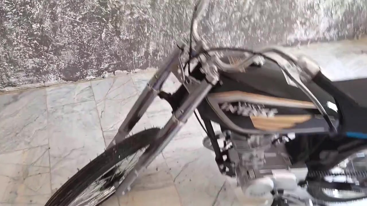 م سلام عليكم دراجه البيع توها معمره عمرتها ب750وبيها مجال الدراجه كلك كلك وسبايدر اسود موجود رقم واتساب فقد  ***********
