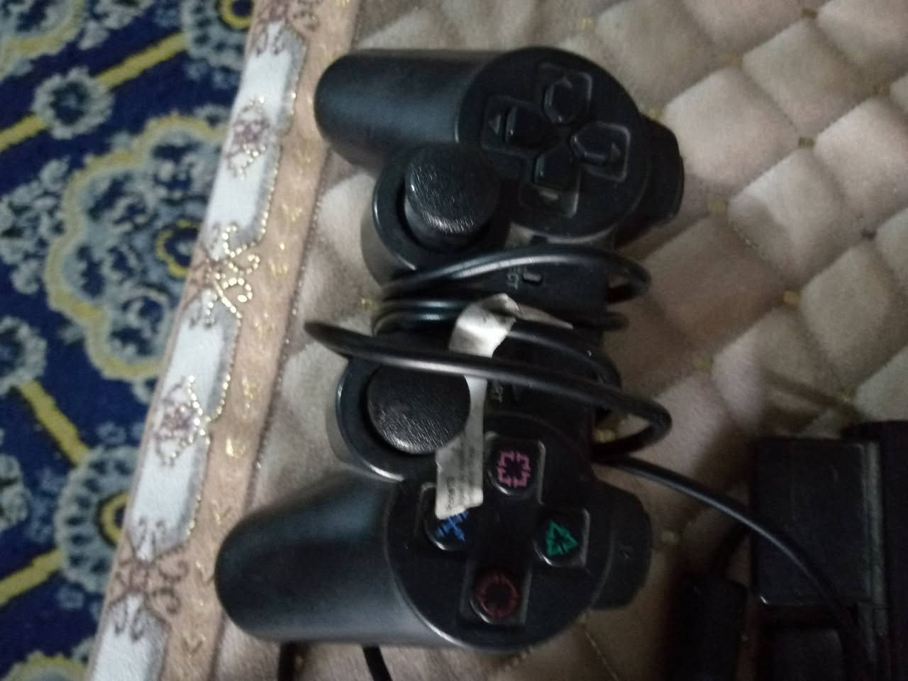 بلي ستيشن 2 للبيع با35  كلش نضيف


**إذا كنت صاحب هذا الإعلان وتريد حذفه لأي سبب، رجاءا أرسل رسالة إلى الدعم الفني**